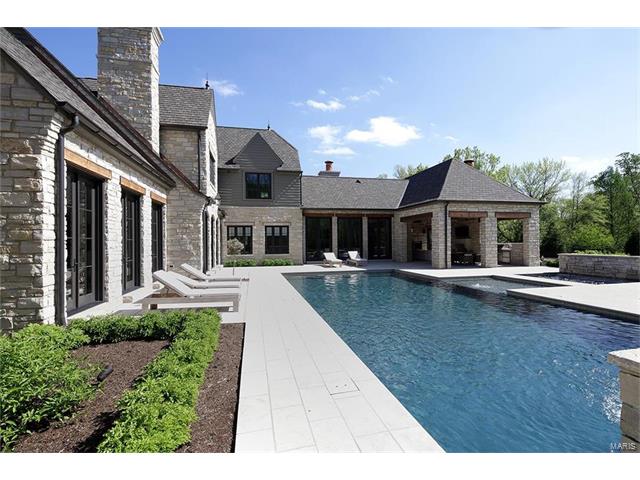 44 Overhills Drive, Ladue, MO 63124