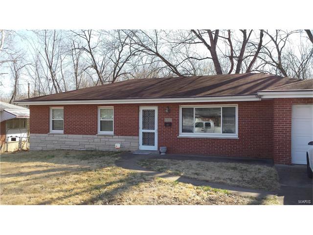 1700 Ontario Drive, St Louis, MO 63125