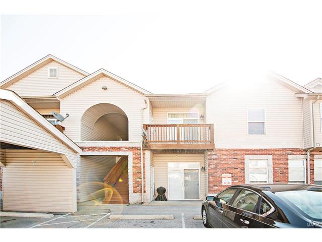 1236 Garden Circle Drive, St Louis, MO 63125