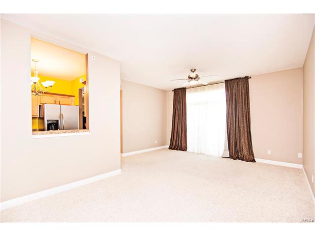 1236 Garden Circle Drive, St Louis, MO 63125