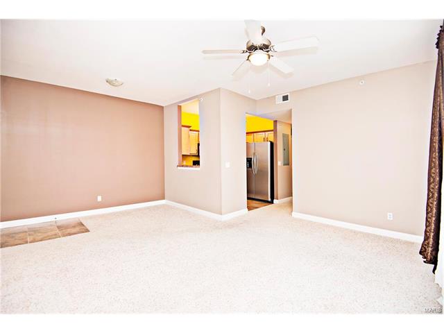 1236 Garden Circle Drive, St Louis, MO 63125