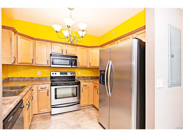 1236 Garden Circle Drive, St Louis, MO 63125
