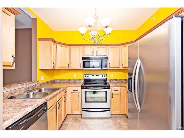 1236 Garden Circle Drive, St Louis, MO 63125