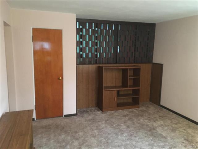 9916 Sadie Avenue, St Louis, MO 63125