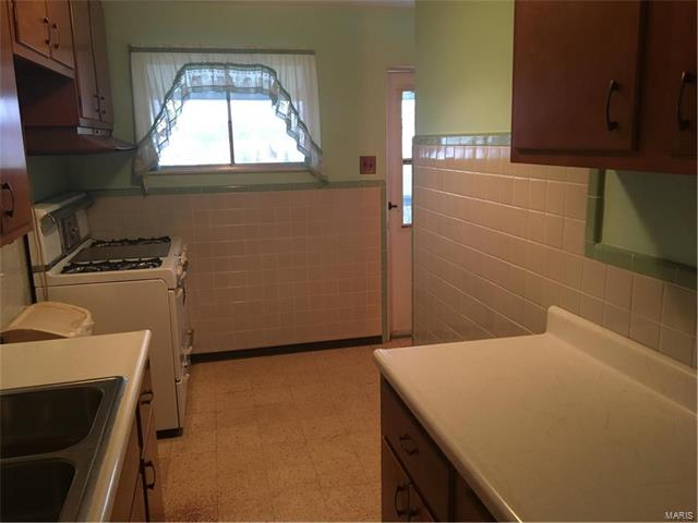 9916 Sadie Avenue, St Louis, MO 63125