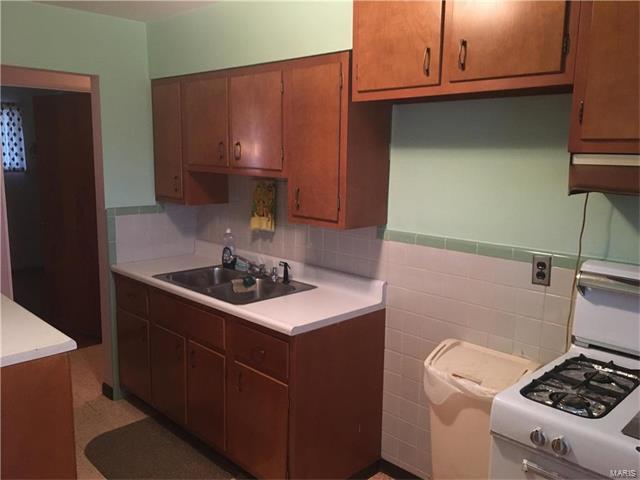 9916 Sadie Avenue, St Louis, MO 63125