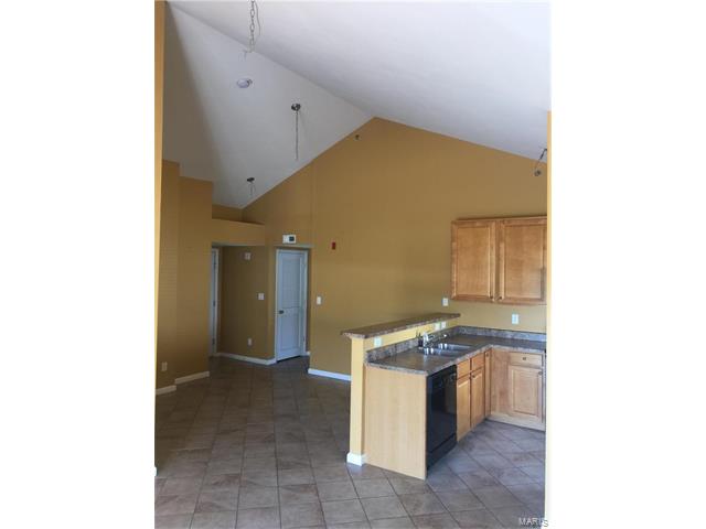 2470 Lampong Drive, St Louis, MO 63125