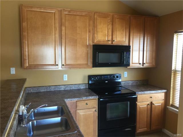 2470 Lampong Drive, St Louis, MO 63125