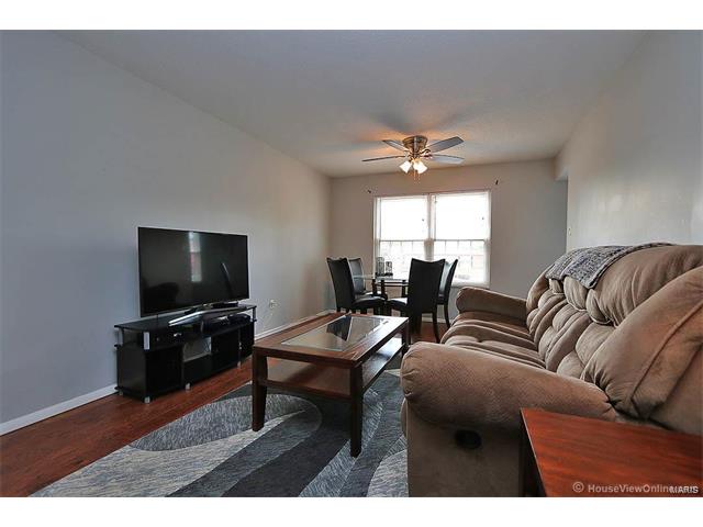 1722 Herault Place, St Louis, MO 63125