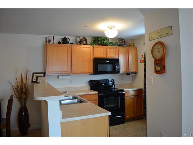 2430 Tellicherry Drive, St Louis, MO 63125