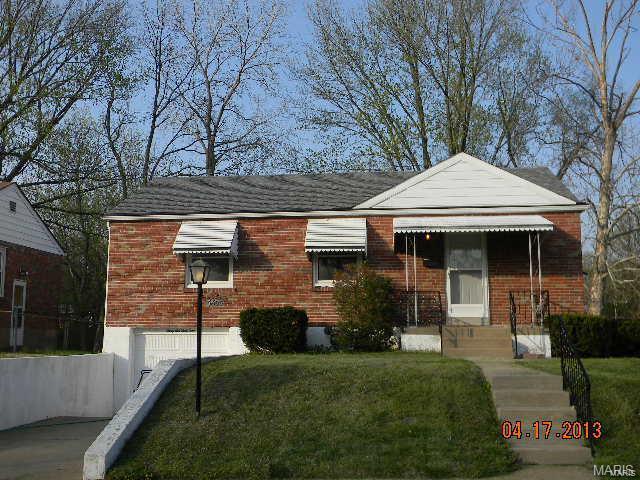 3655 Park Lawn Drive, St Louis, MO 63125