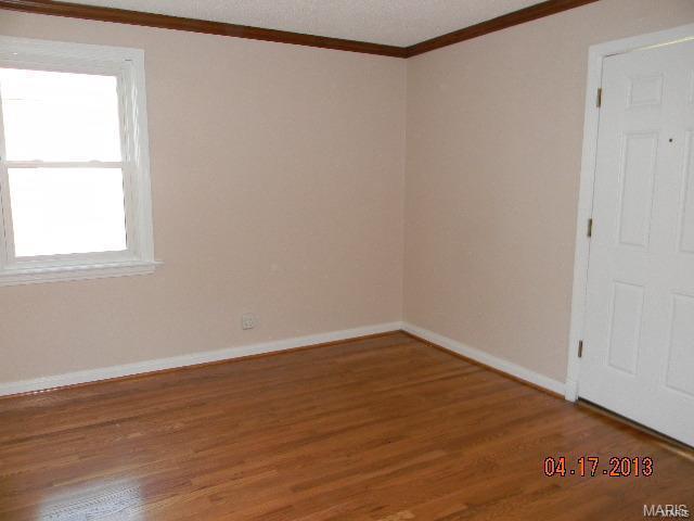 3655 Park Lawn Drive, St Louis, MO 63125