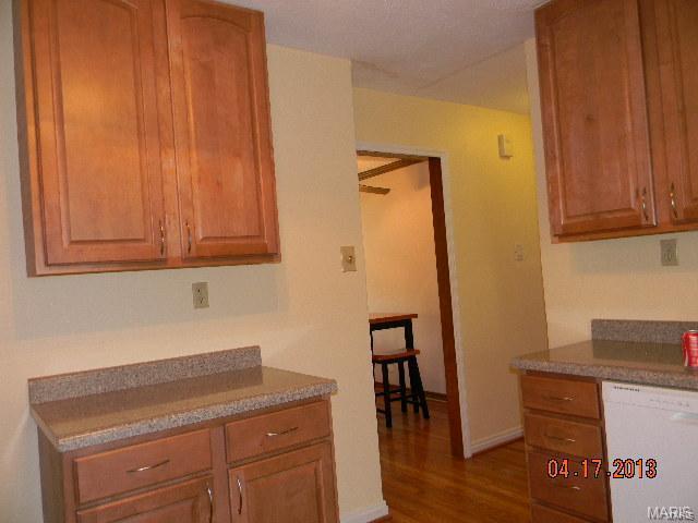 3655 Park Lawn Drive, St Louis, MO 63125