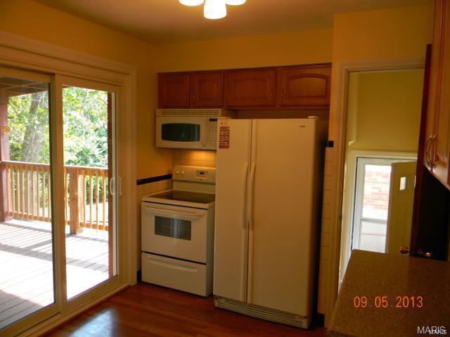3655 Park Lawn Drive, St Louis, MO 63125