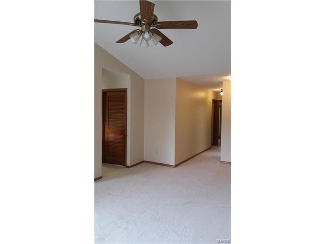 4333 Sunridge, St Louis, MO 63125