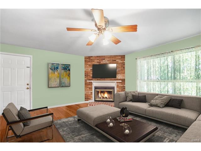 1205 Mangrove Lane, St Louis, MO 63125