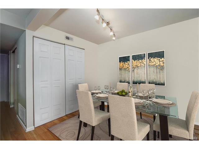 1205 Mangrove Lane, St Louis, MO 63125