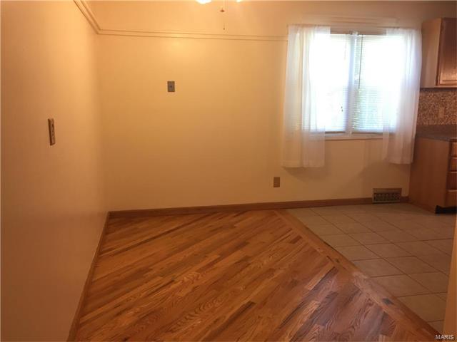 4161 Paule AVE, St Louis, MO 63125
