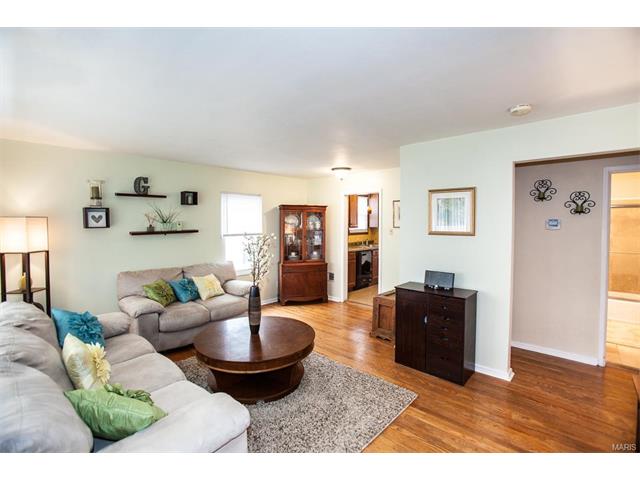 850 Hawkins Court, St Louis, MO 63126