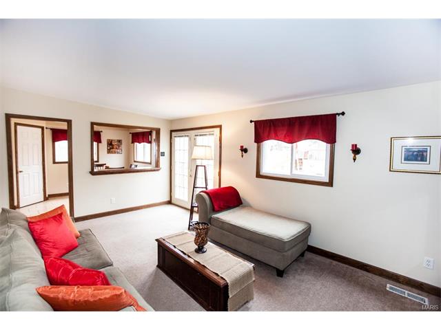 850 Hawkins Court, St Louis, MO 63126