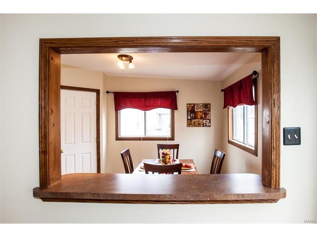 850 Hawkins Court, St Louis, MO 63126