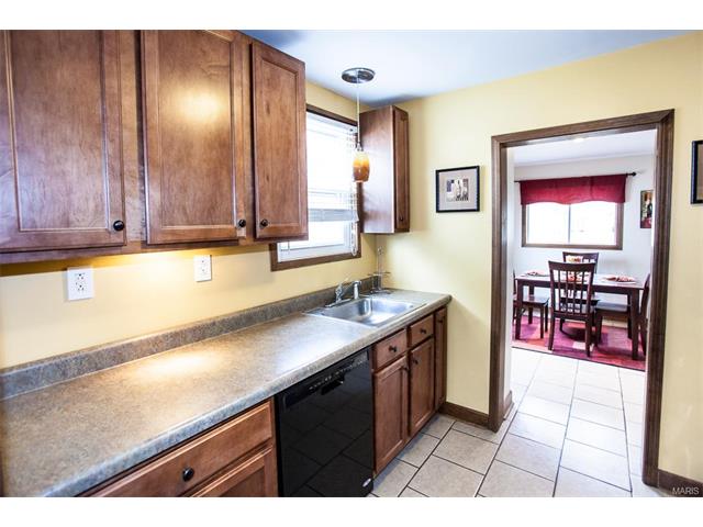 850 Hawkins Court, St Louis, MO 63126
