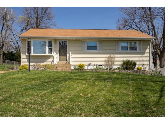 11069 Golf Crest Drive, St Louis, MO 63126