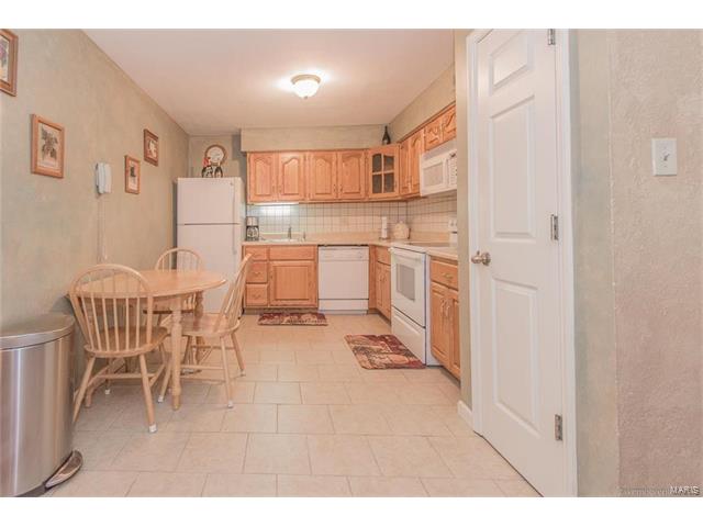 4317 Arrow Tree, St Louis, MO 63128