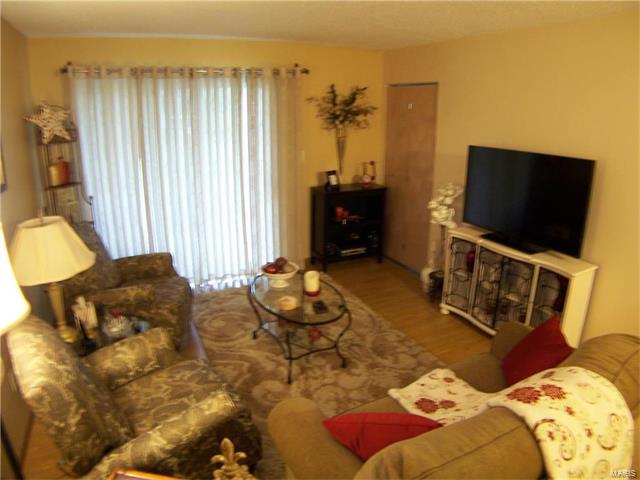 5265 Cricket Glen, St Louis, MO 63129