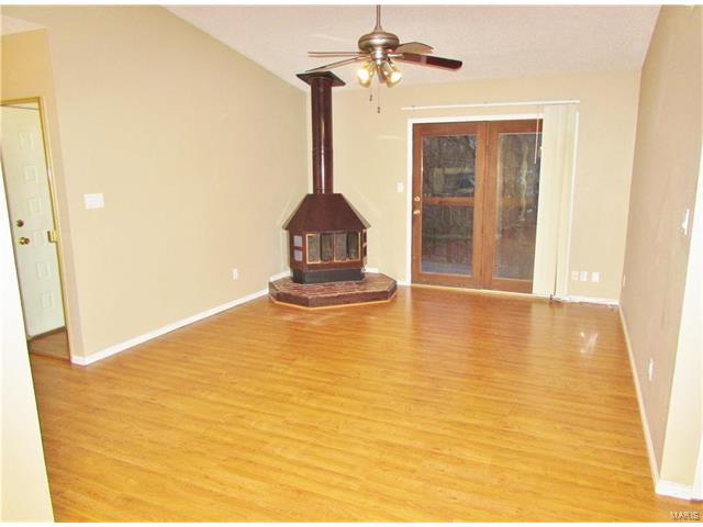 6808 Cottage Grove Lane, St Louis, MO 63129