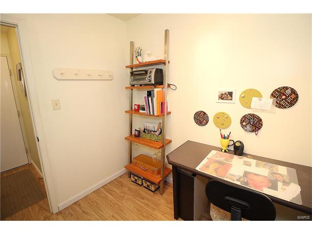5273 Cricket Glen Court, St Louis, MO 63129