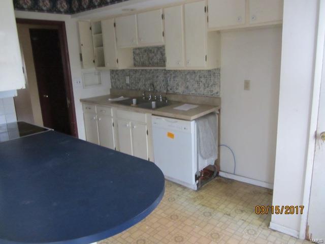 6801 Burkemo Court, Unincorporated, MO 63129