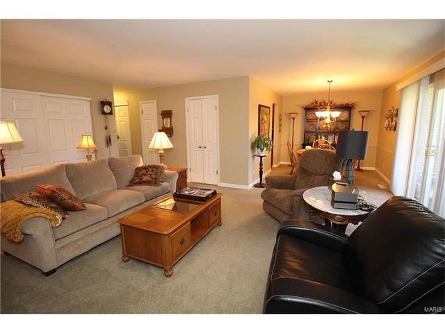 5268 Cricket Glen Court, St Louis, MO 63129