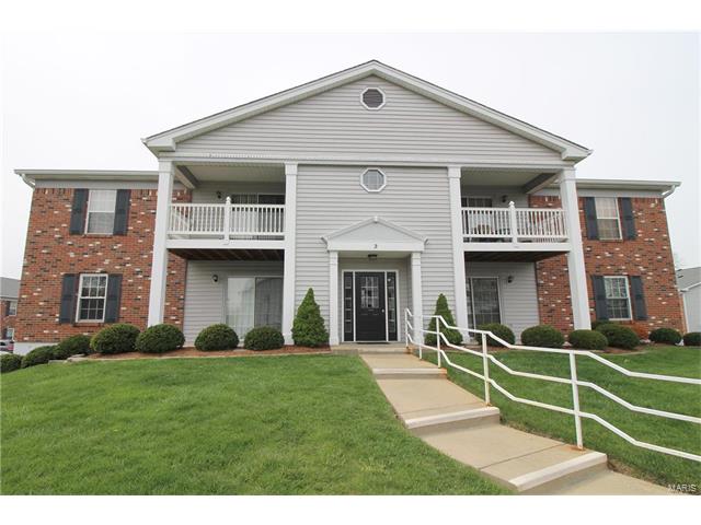 2 Berview Circle, St Louis, MO 63129