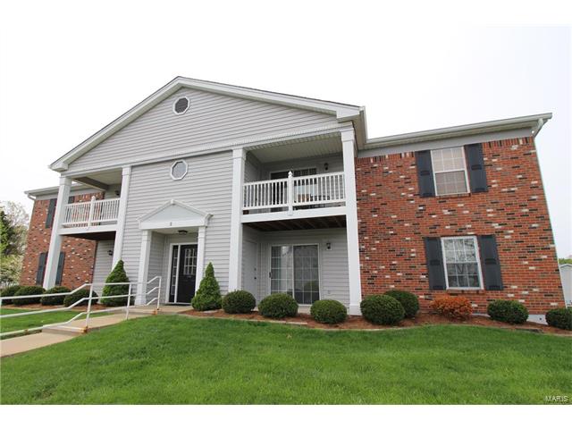 2 Berview Circle, St Louis, MO 63129