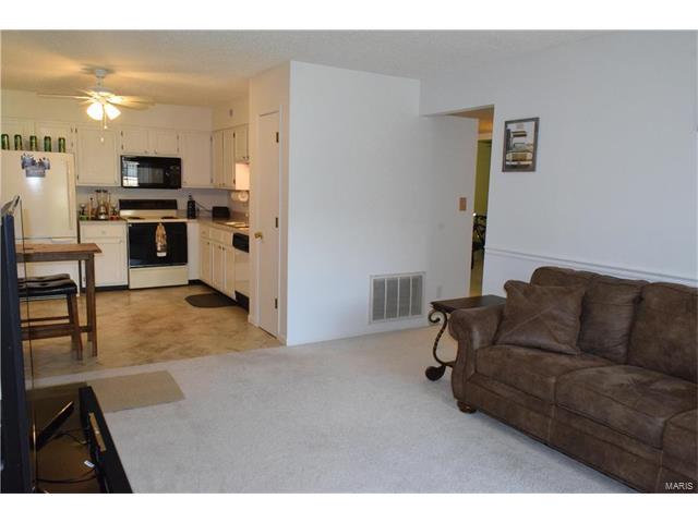27 Berview CIR G, St Louis, MO 63129