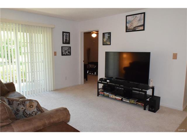 27 Berview CIR G, St Louis, MO 63129