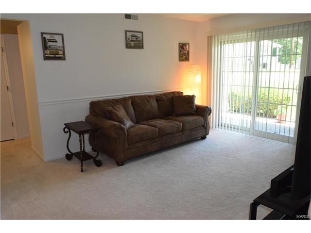 27 Berview CIR G, St Louis, MO 63129