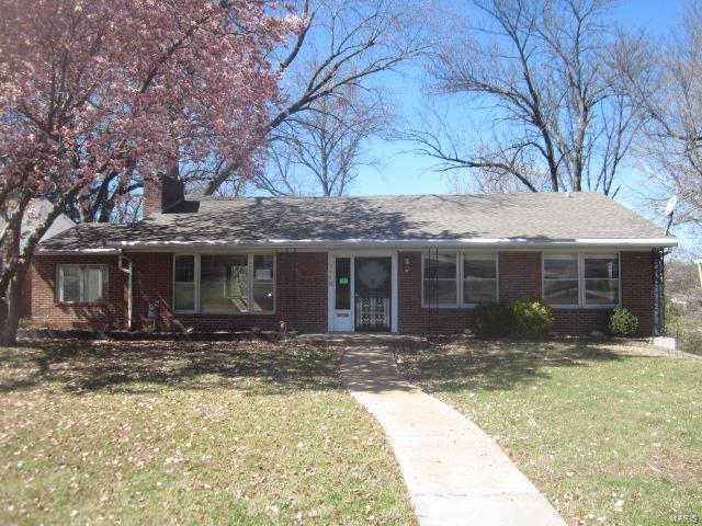 1119 West Parkedge Lane, St Louis, MO 63130
