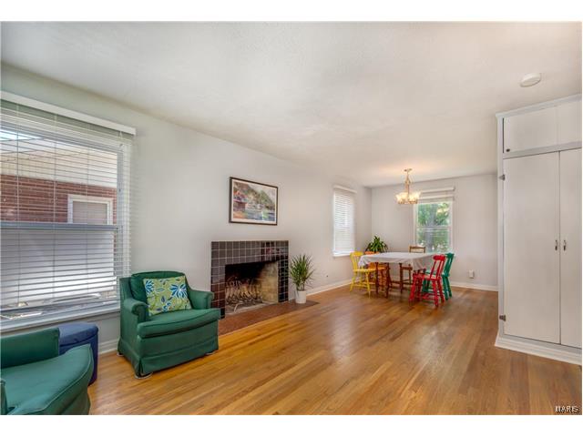 1583 Quendo Avenue, University City, MO 63130