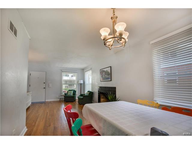1583 Quendo Avenue, University City, MO 63130