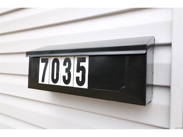 7035 Julian Avenue, St Louis, MO 63130