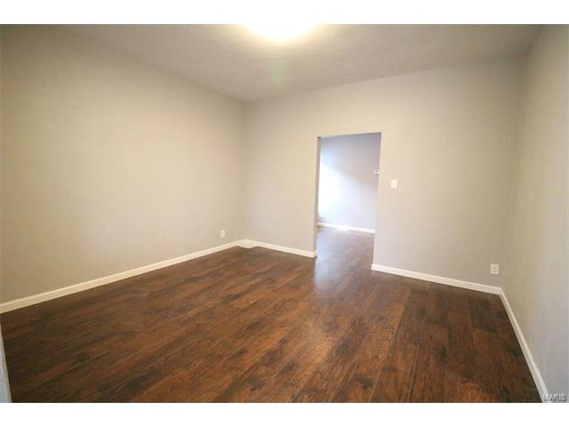 7035 Julian Avenue, St Louis, MO 63130