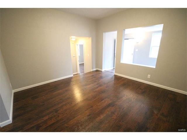 7035 Julian Avenue, St Louis, MO 63130