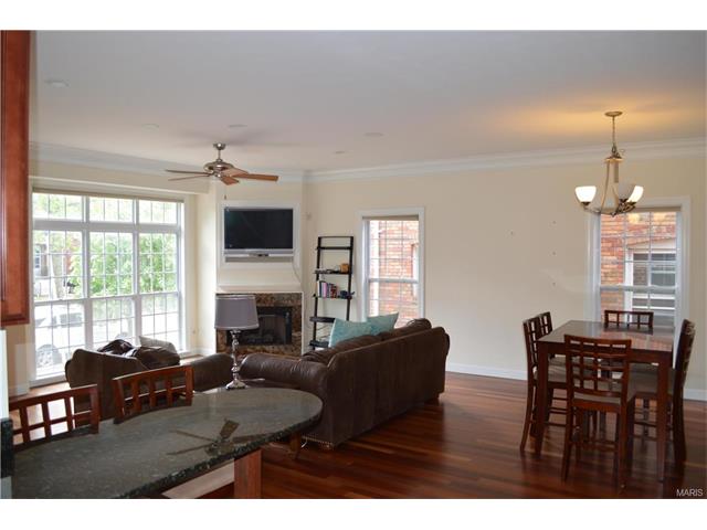 7147 Dartmouth Avenue, University City, MO 63130
