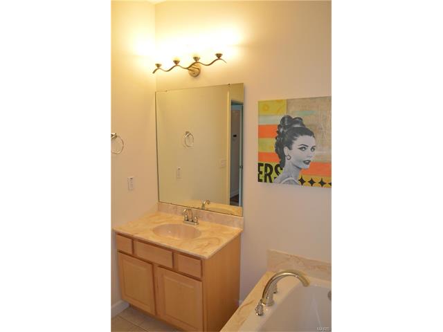 7147 Dartmouth Avenue, University City, MO 63130