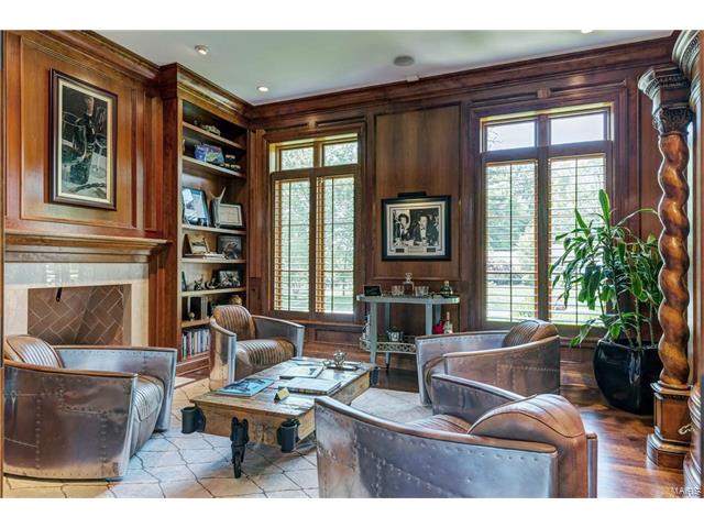 4 Lynnbrook Road, St Louis, MO 63131