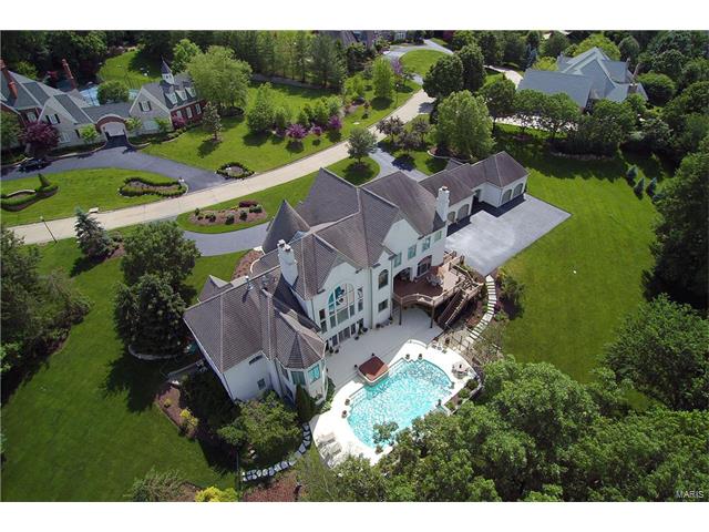 5 Lochinvar Drive, Town And Country, MO 63131