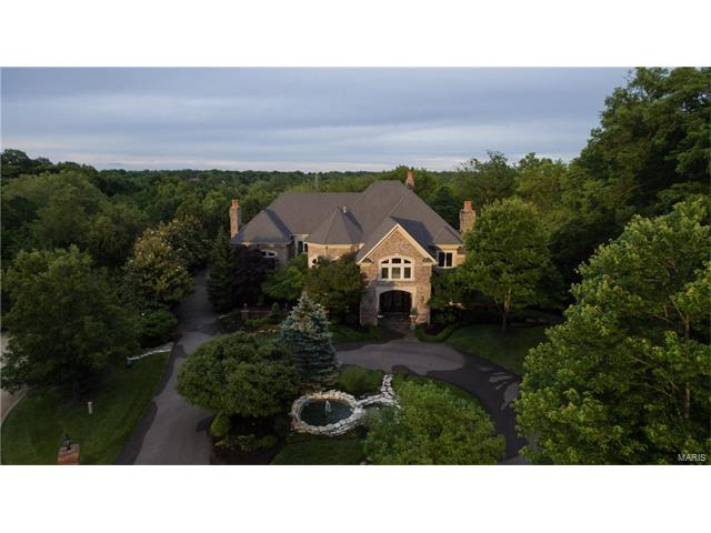 1 Lochinvar Drive, Town And Country, MO 63131