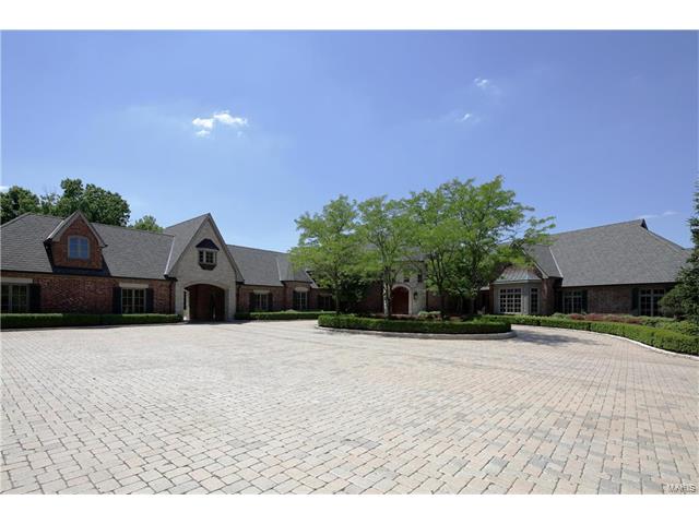 1290 Dry Ridge Road, Town And Country, MO 63131
